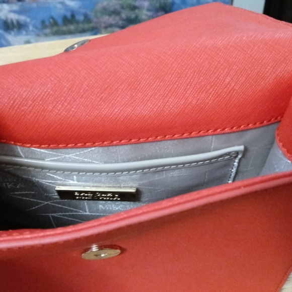 Badgley Mischka “Jane Saffiano”Red Crossbody,Designed In Italy.🇮🇹🍾🛍 - Picture 8 of 14